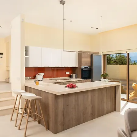 Belsodi - 3bedroom Sea Views And Heated Pool 干尼亞